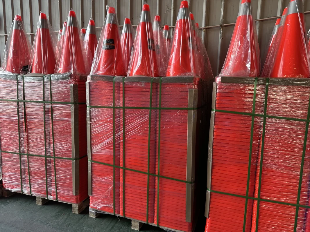700mm Reflective Flexible PVC Traffic Cone with Handle